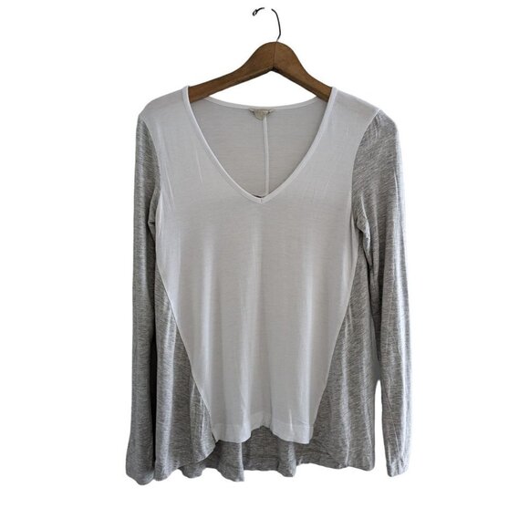 Club Monaco Lightweight V Neck Long Sleeve T-shirt - Picture 1 of 7